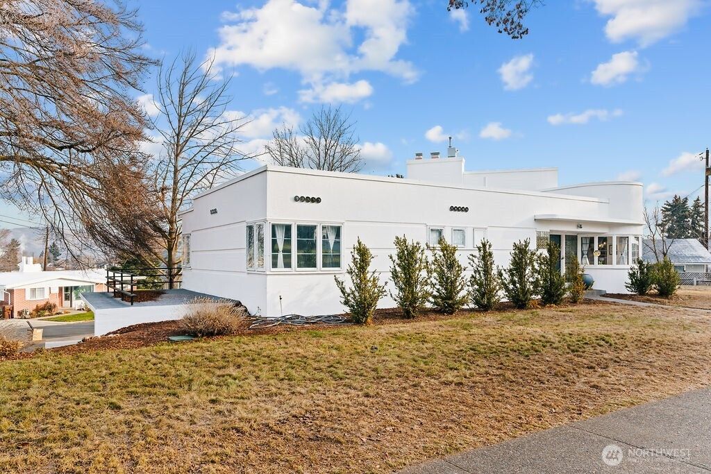 Photo of 5 Park Avenue, Yakima, WA 98902 (MLS # 2512037)