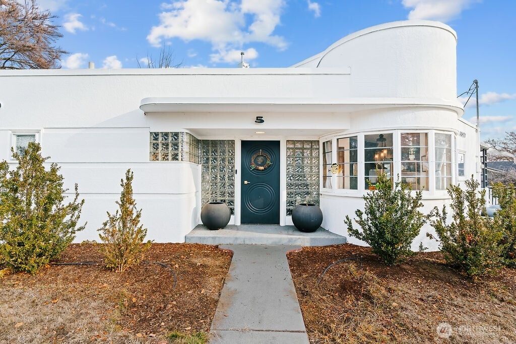 Photo of 5 Park Avenue, Yakima, WA 98902 (MLS # 2512037)