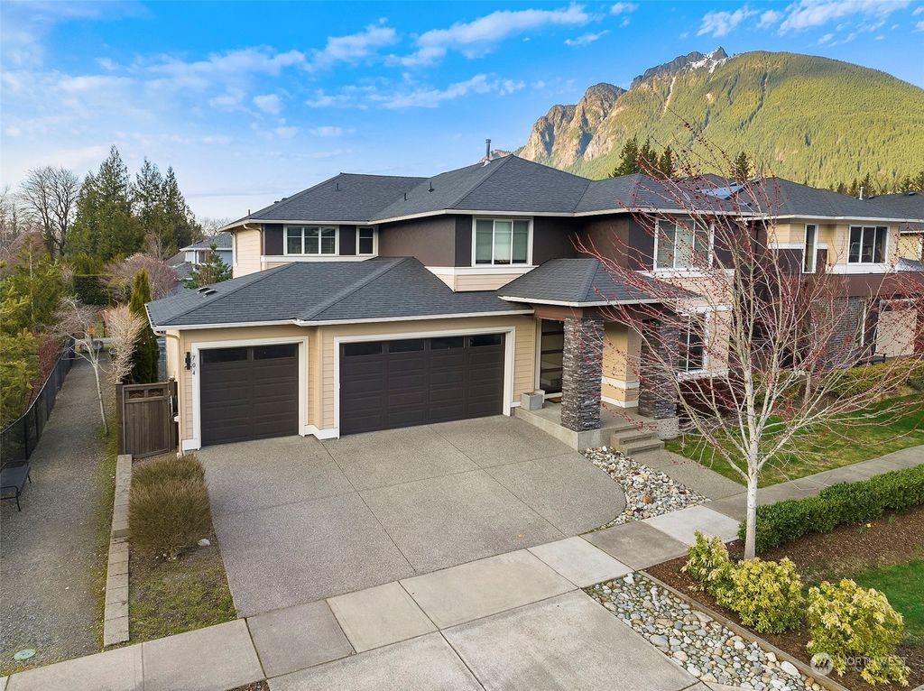 Photo of 704 SE 11th Street, North Bend, WA 98045 (MLS # 2050584)