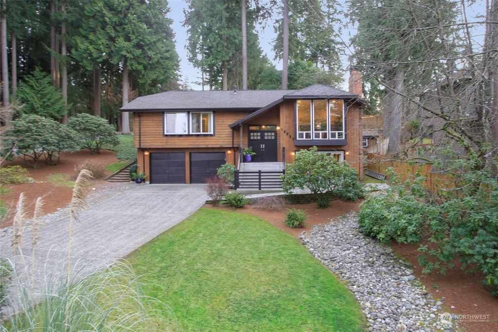 Photo of 10507 115th Place NE, Kirkland, WA 98033 (MLS # 2190769)