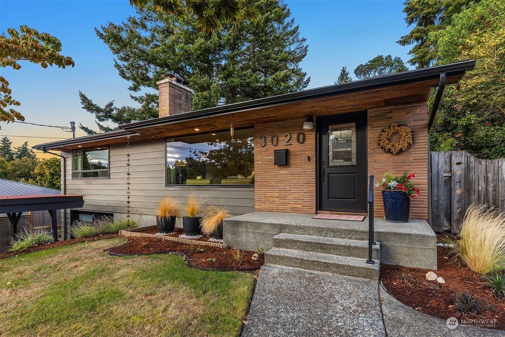 Photo of 3020 SW 115th Street, Seattle, WA 98146 (MLS # 2290389)