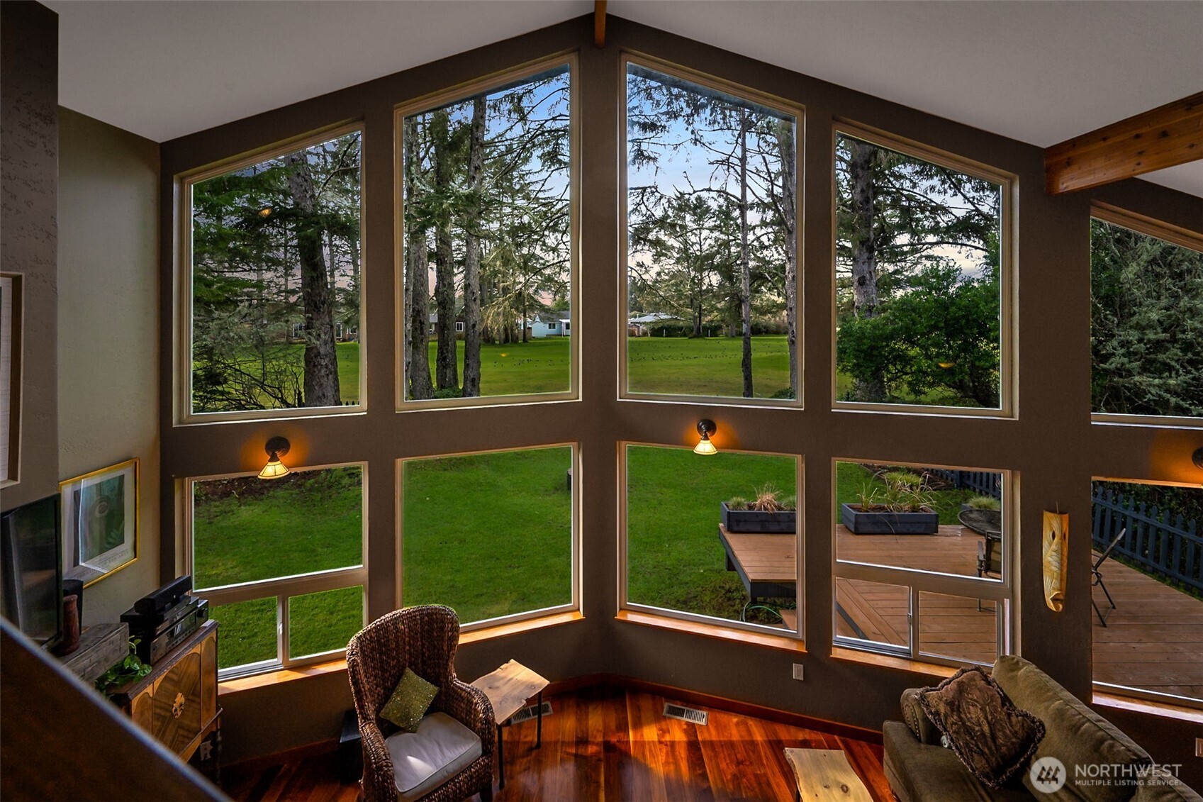 147 Octopus Avenue NE