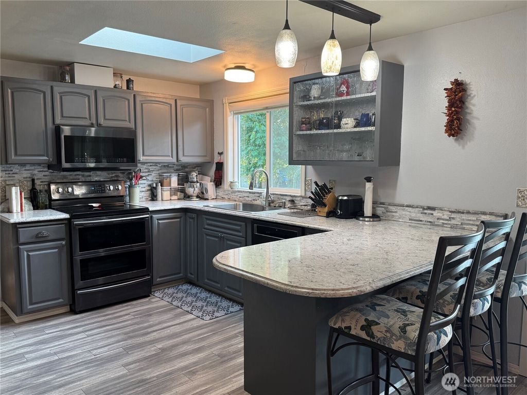 Photo of 4313 131st Street SE, Everett, WA 98208 (MLS # 2392054)