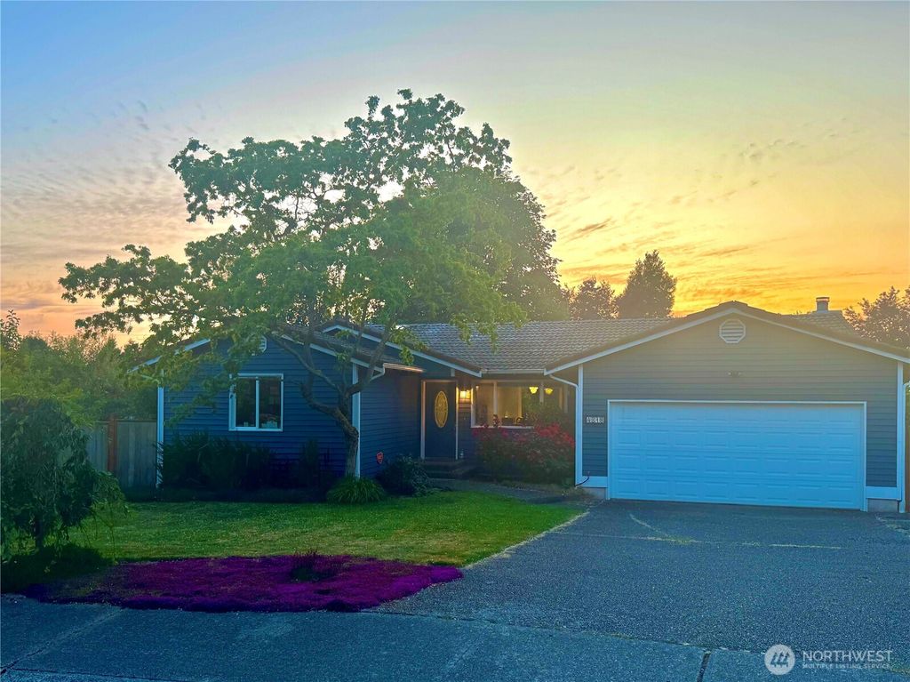 Photo of 4313 131st Street SE, Everett, WA 98208 (MLS # 2392054)