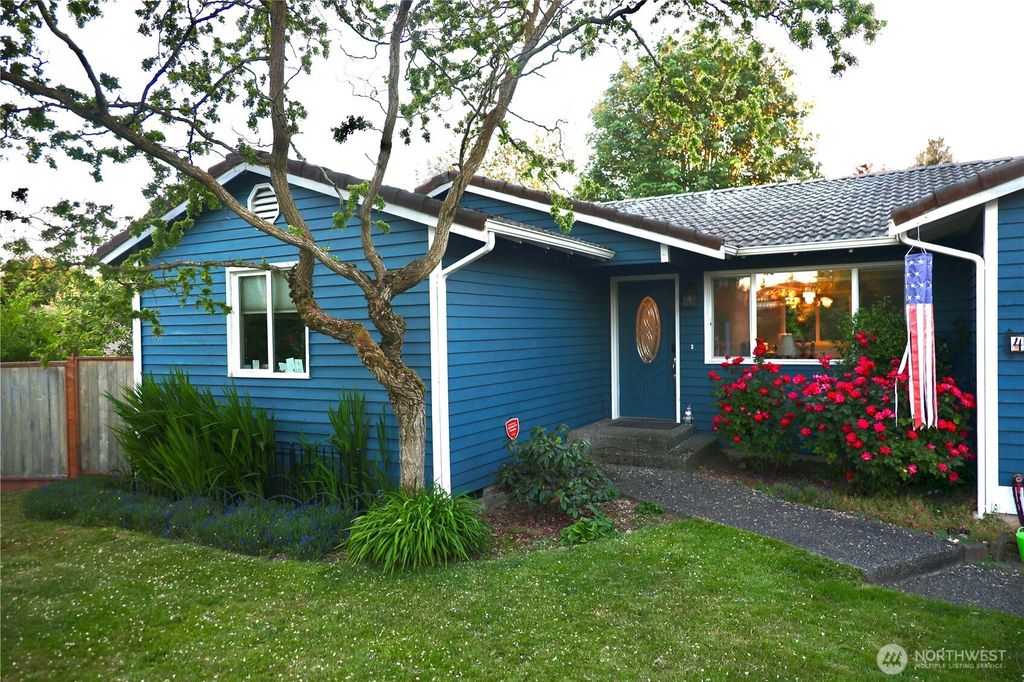 Photo of 4313 131st Street SE, Everett, WA 98208 (MLS # 2392054)
