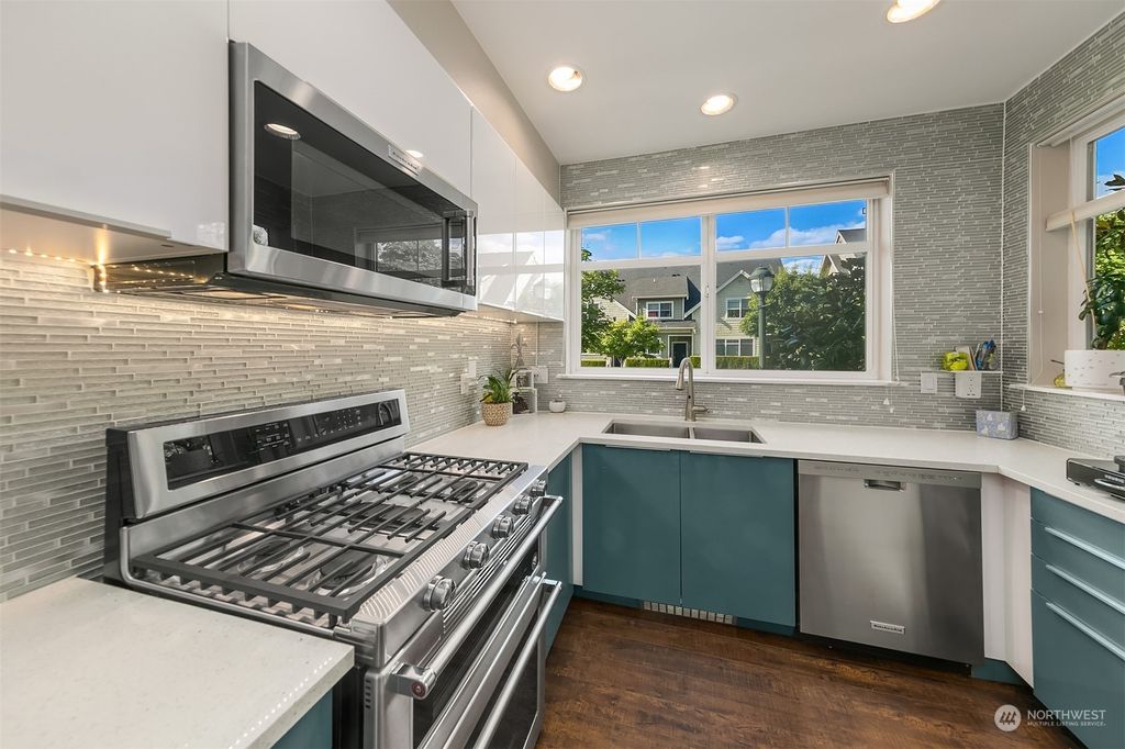Photo of 2373 NE Park Drive, Issaquah, WA 98029 (MLS # 2144656)