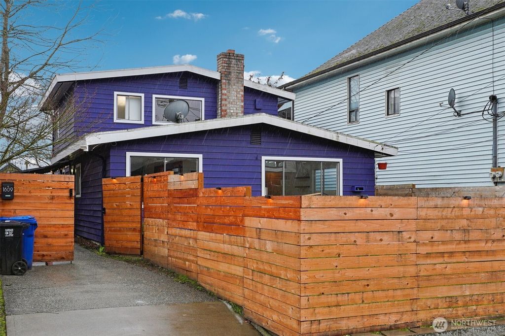 Photo of 1609 E Alder Street, Seattle, WA 98122 (MLS # 2497976)