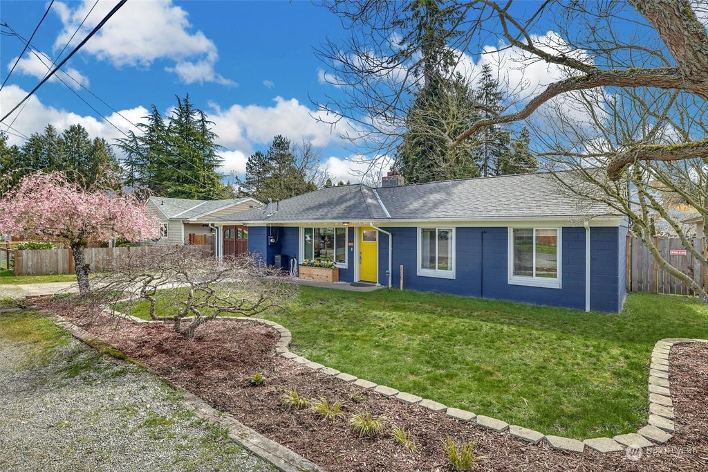 Photo of 1715 NE 135th Street, Seattle, WA 98125 (MLS # 2215650)