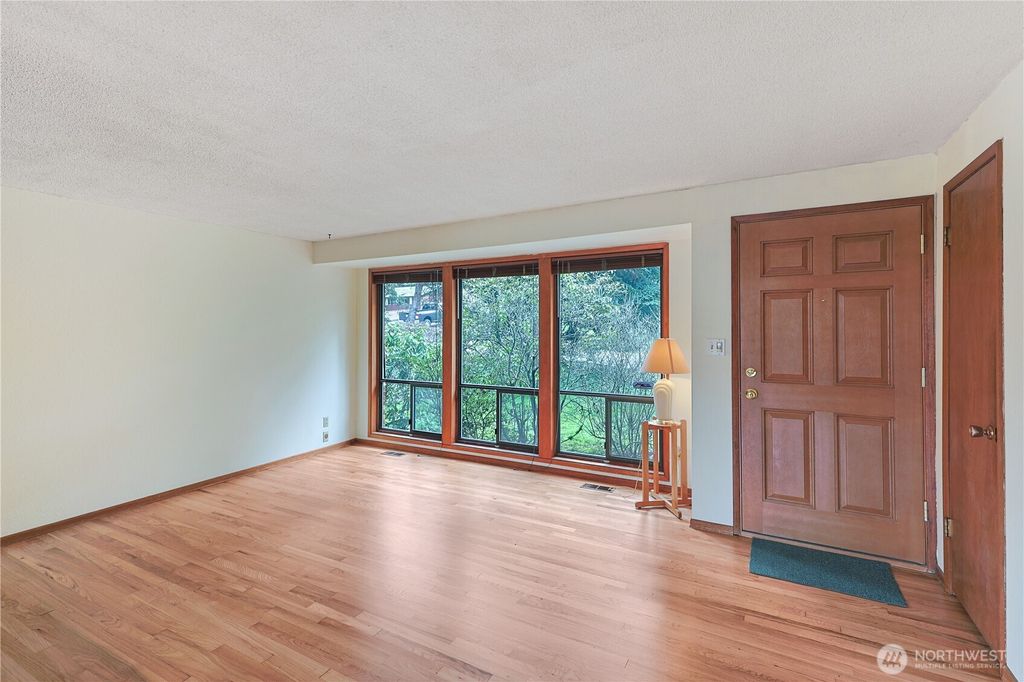 Photo of 658 SW 316th Street, Federal Way, WA 98023 (MLS # 2343566)