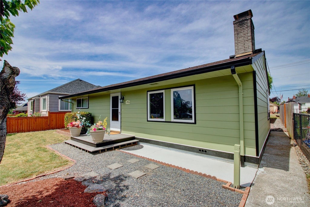 Photo of 1709 2nd St ST, Marysville, WA 98270 (MLS # 2545090)