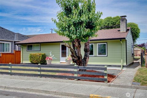Photo of 1709 2nd St ST, Marysville, WA 98270 (MLS # 2545090)