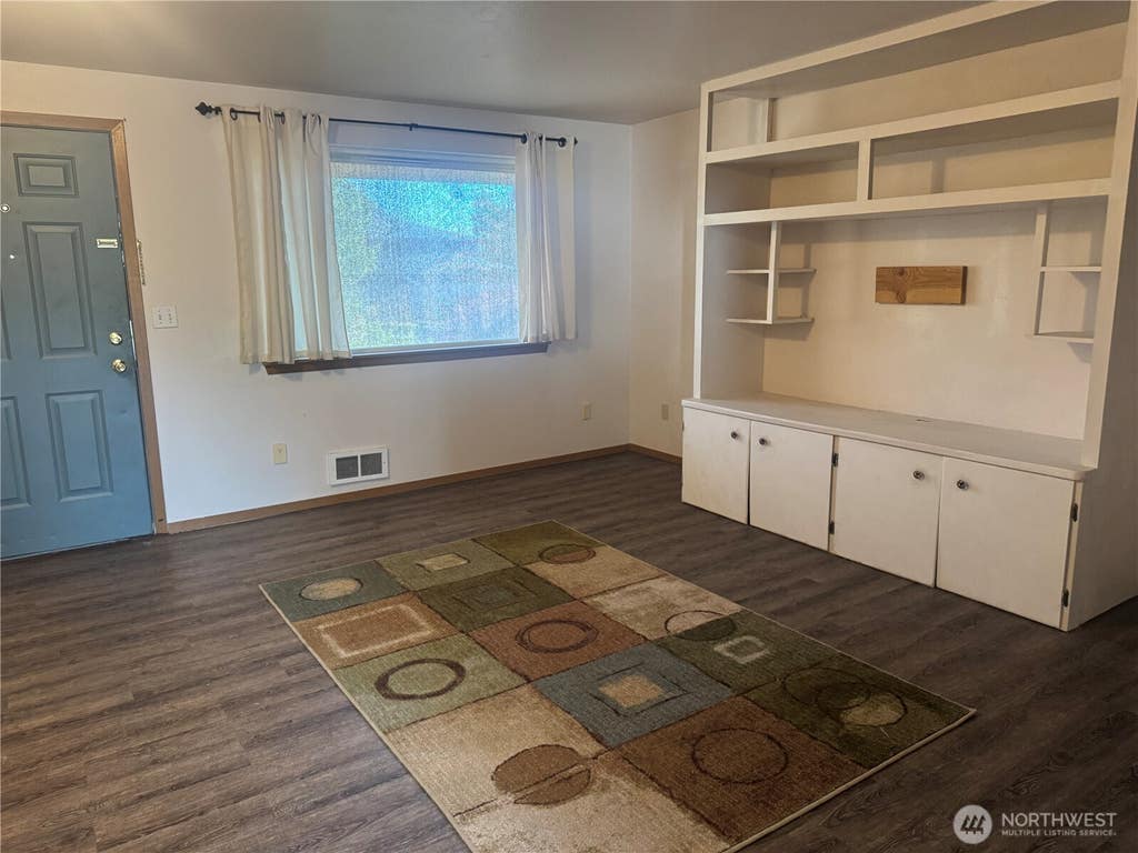 Photo of 807 E White Birch Avenue, Ellensburg, WA 98926 (MLS # 2567057)