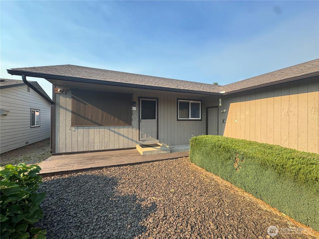 Photo of 807 E White Birch Avenue, Ellensburg, WA 98926 (MLS # 2567057)