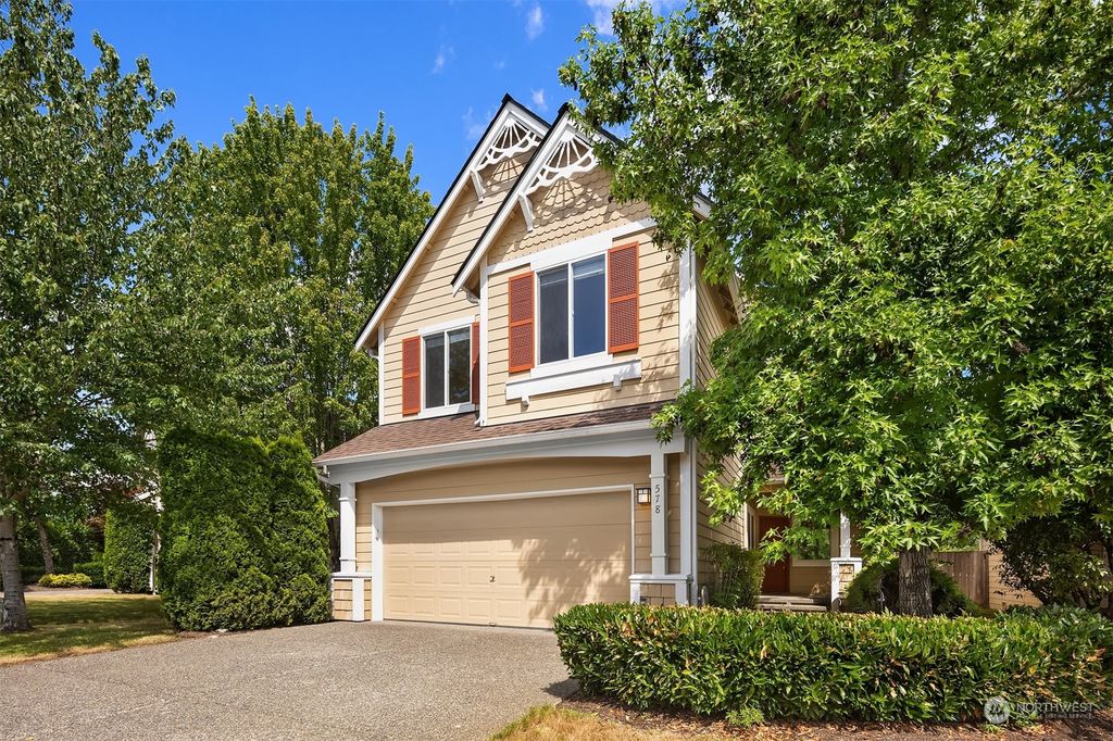 Photo of 578 239th Avenue SE, Sammamish, WA 98074 (MLS # 2270617)