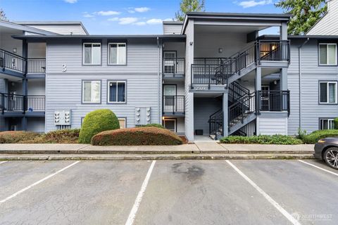 Photo of 2509 NE 4th Street #316, Renton, WA 98056 (MLS # 2470252)