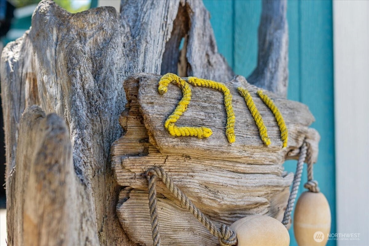 2711 Day Island Boulevard W