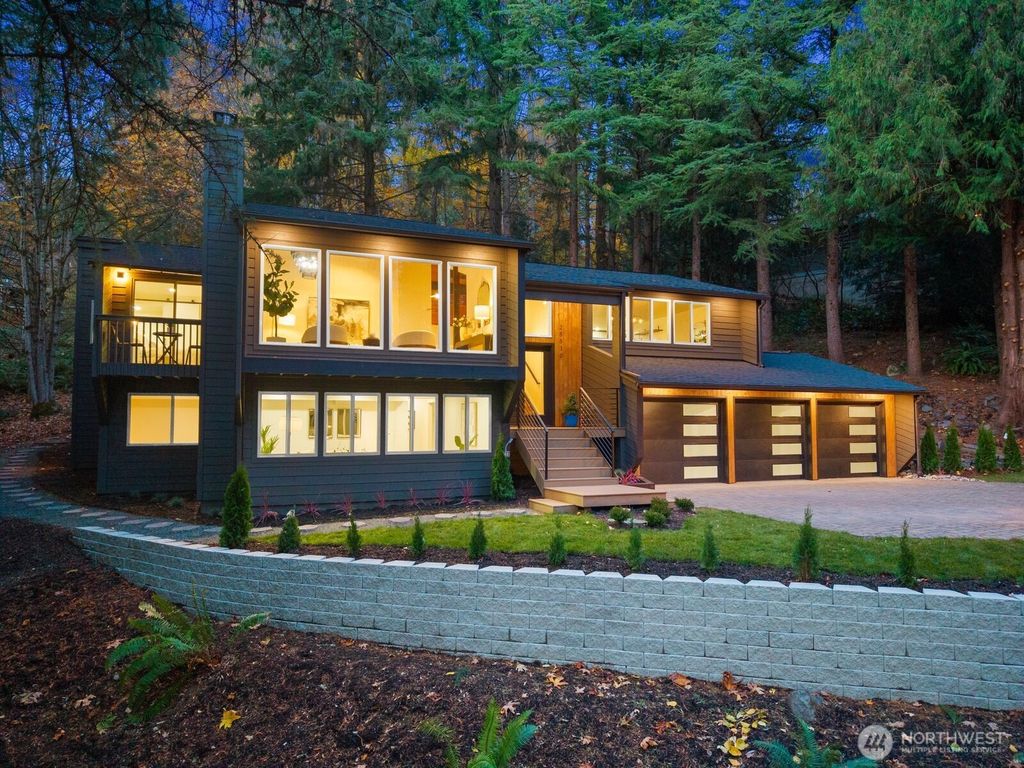 Photo of 25510 SE 159th Street, Issaquah, WA 98027 (MLS # 2454167)