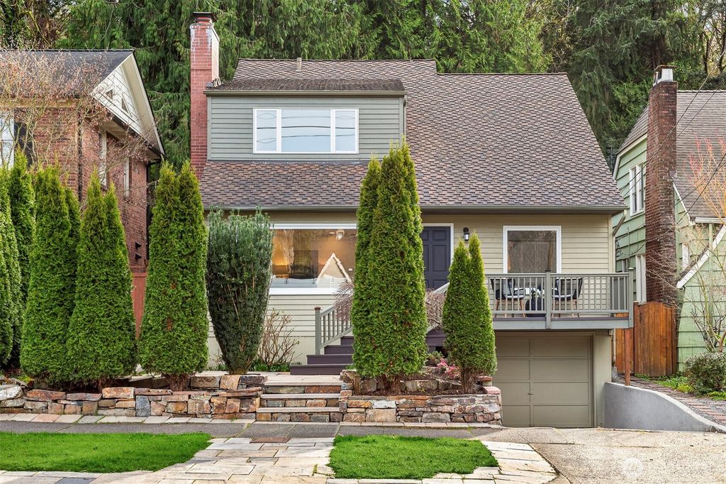 Photo of 1937 Boyer Avenue E, Seattle, WA 98112 (MLS # 2348919)