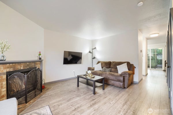 115 124TH ST SE APT B4, EVERETT, WA 98208 - Image 54d9e7604130e6fc0227dafb4f6a8268/930840327