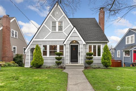 Photo of 7722 18th Avenue NE, Seattle, WA 98115 (MLS # 2490997)