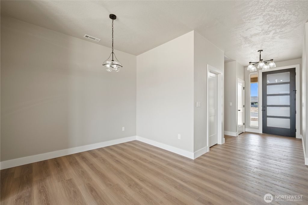 Photo of 4319 W Surf Scoter Street, Moses Lake, WA 98837 (MLS # 2503404)