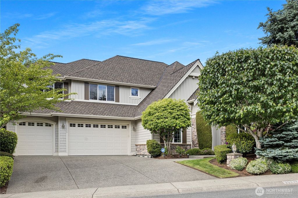 Photo of 25939 SE 22nd PL Pl, Sammamish, WA 98075 (MLS # 2439866)