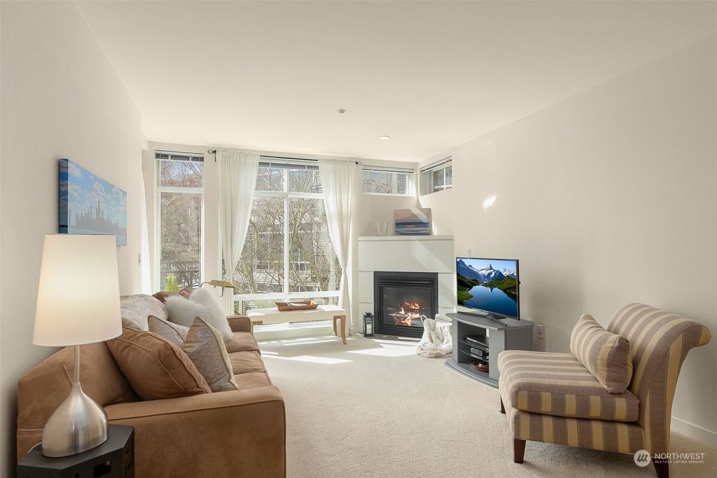 Photo of 211 Kirkland Avenue #314, Kirkland, WA 98033 (MLS # 2210054)