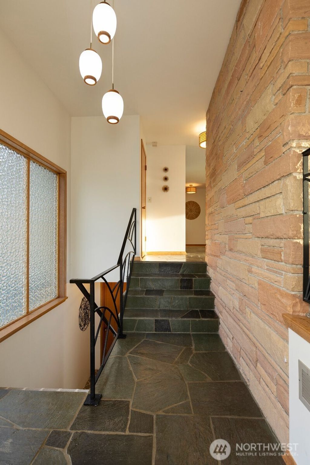 Photo of 2405 SW 125th Street, Burien, WA 98146 (MLS # 2338687)