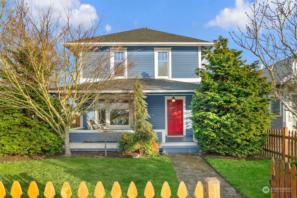Photo of 2001 Hoyt Avenue, Everett, WA 98201 (MLS # 2324707)