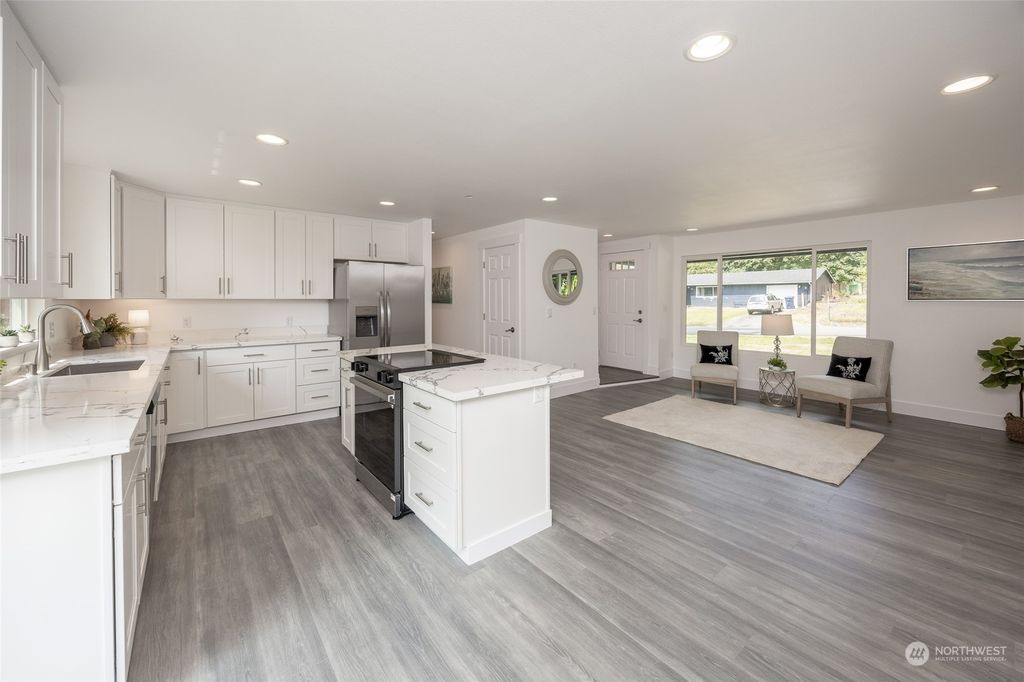 Photo of 8904 15th Place SE, Lake Stevens, WA 98258 (MLS # 2275309)