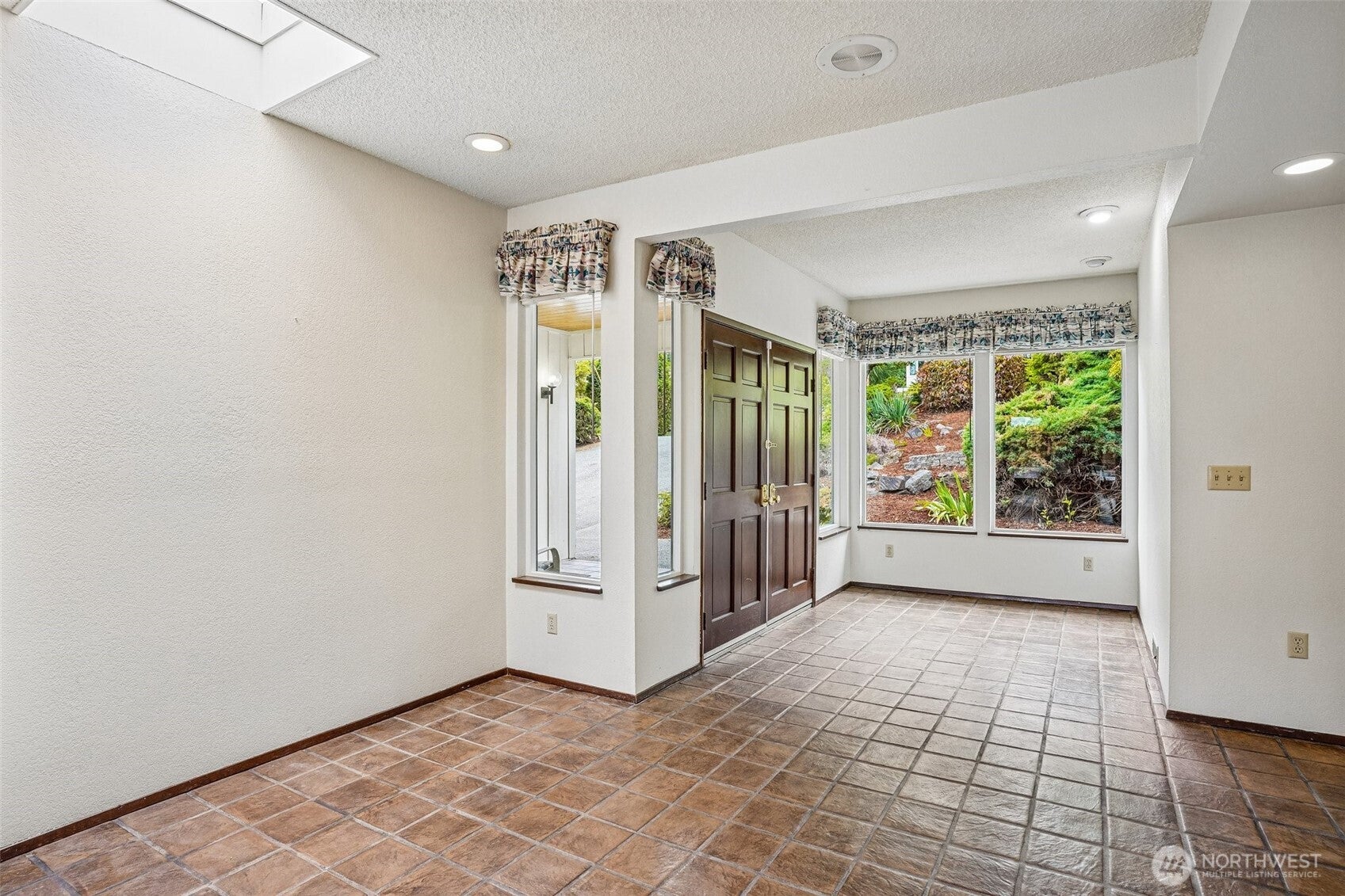 1027 Crestwood Lane