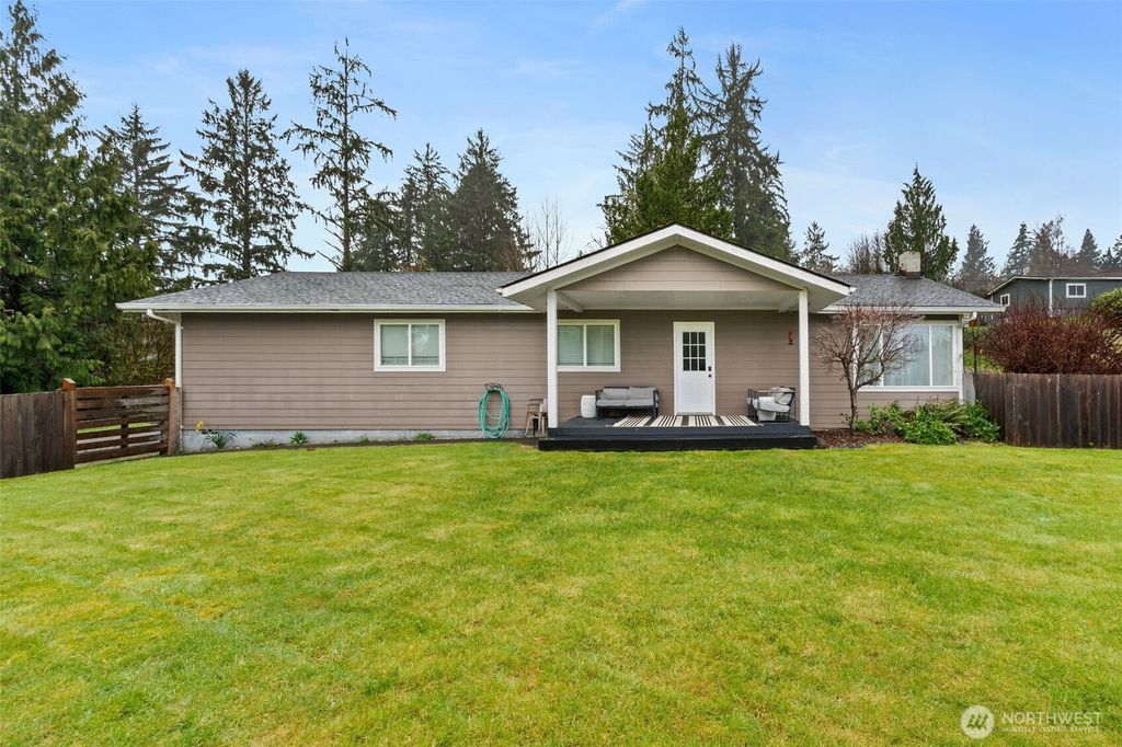 Photo of 1346 W Third Street, South Bend, WA 98586 (MLS # 2495471)