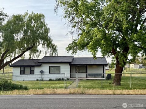 Photo of 230 NW Watson Street, Creston, WA 99117 (MLS # 2524600)