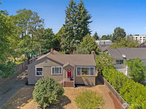 Photo of 10743 14th Avenue SW, Seattle, WA 98146 (MLS # 2414548)