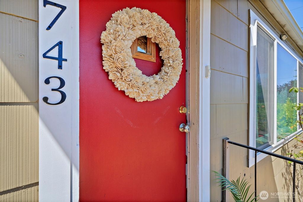 Photo of 10743 14th Avenue SW, Seattle, WA 98146 (MLS # 2414548)