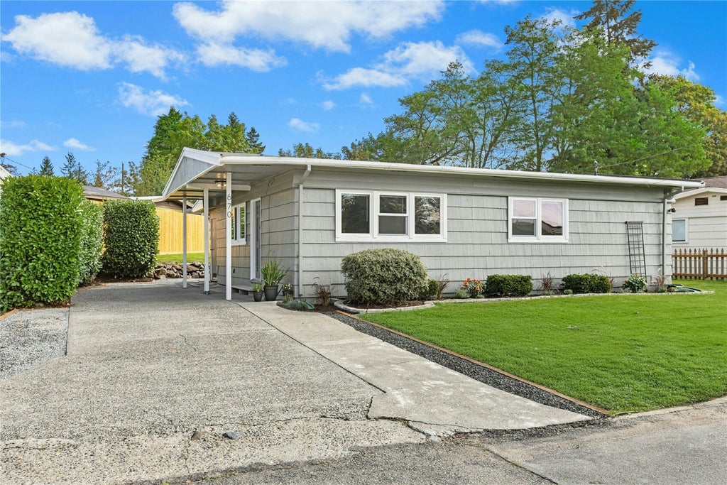 Photo of 670 Dayton Avenue NE, Renton, WA 98056 (MLS # 2594932)
