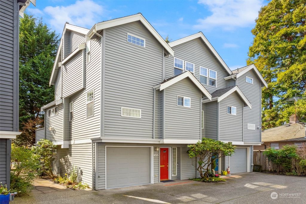 Photo of 624 Lake Washington Boulevard E, Seattle, WA 98112 (MLS # 2050147)