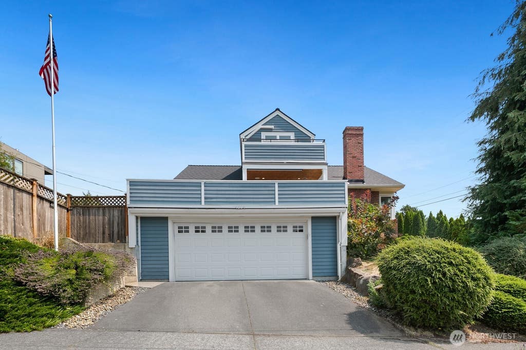 Photo of 4804 NE 65th Street, Seattle, WA 98115 (MLS # 2561101)