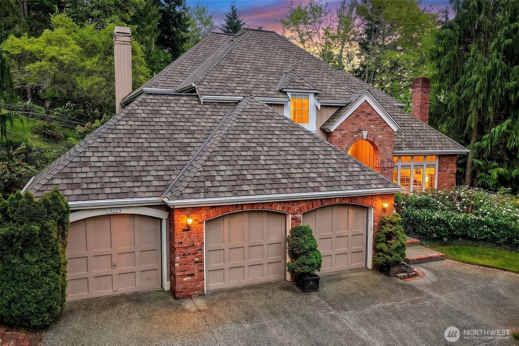 Photo of 19225 SE 25th Street, Sammamish, WA 98075 (MLS # 2521282)