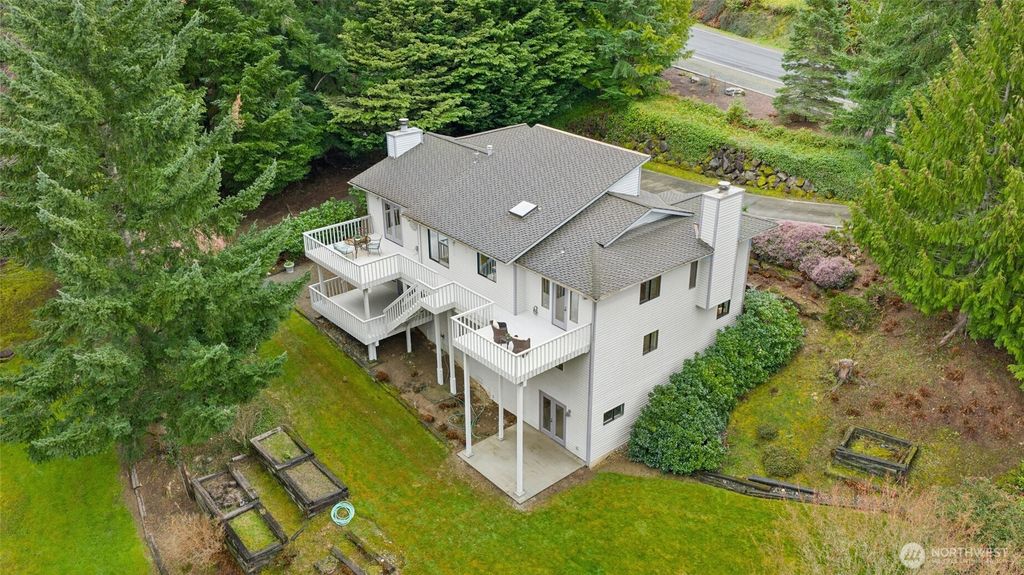 Photo of 2420 Squak Mountain Loop SW, Issaquah, WA 98027 (MLS # 2511262)