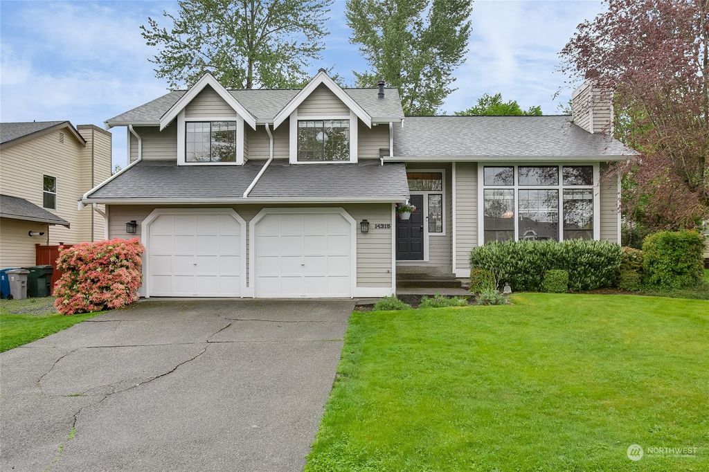 Photo of 14315 SE 256th Place, Kent, WA 98042 (MLS # 2064580)