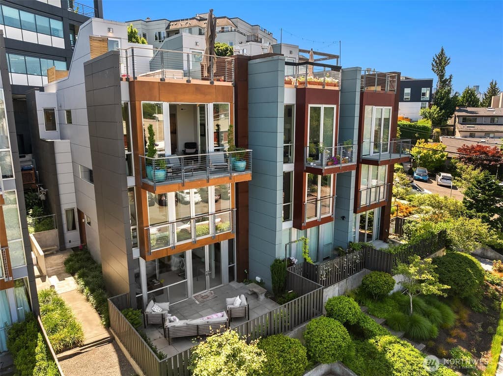 Photo of 2804 Fairview Avenue E, Seattle, WA 98102 (MLS # 2554796)