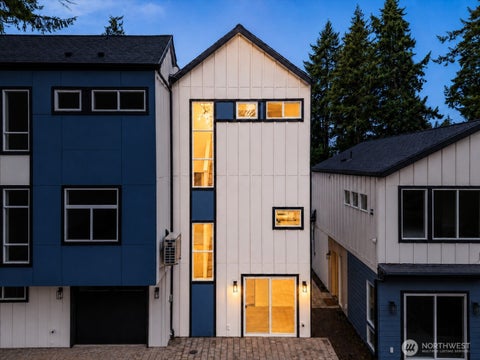 Photo of 14308 B Roslyn Place N, Seattle, WA 98133 (MLS # 2562918)