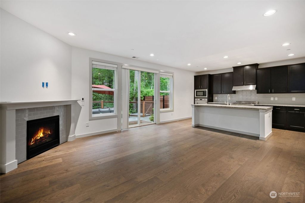 Photo of 6970 NE 139th Street, Kirkland, WA 98034 (MLS # 2071831)