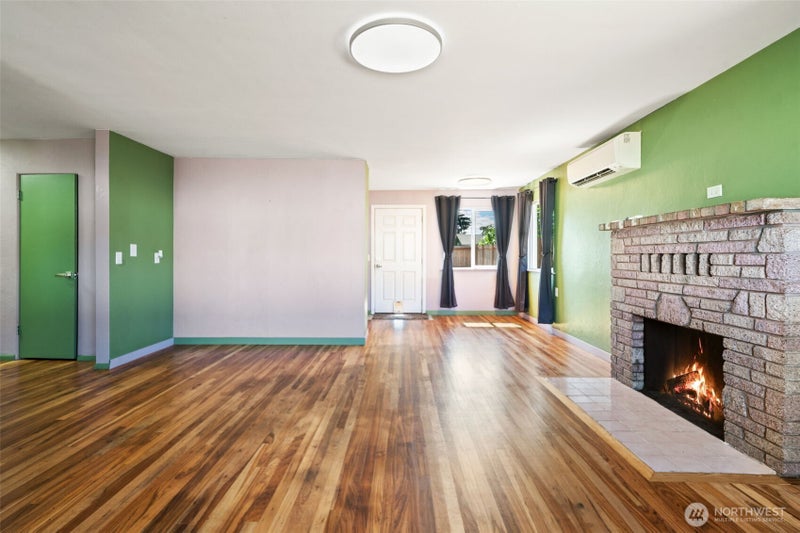 2015 Adams Street