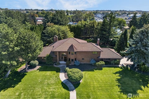 Photo of 810 D Street SW, Ephrata, WA 98823 (MLS # 2587787)