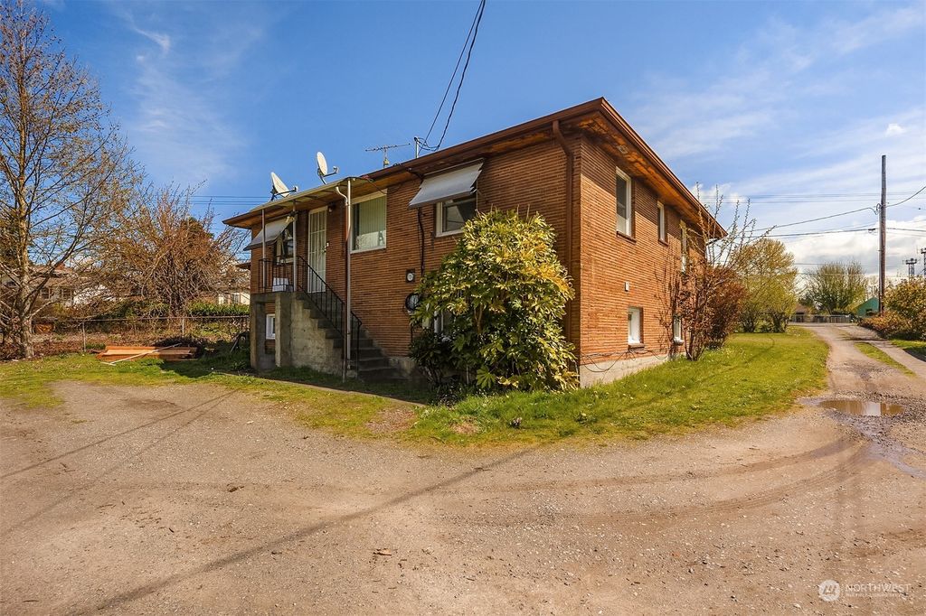 Photo of 12217 Beacon Avenue S, Seattle, WA 98178 (MLS # 2055830)