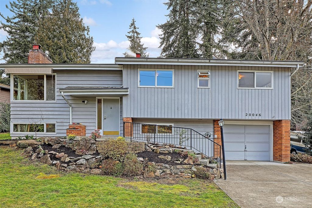 Photo of 20046 33rd Avenue NE, Lake Forest Park, WA 98155 (MLS # 2044152)