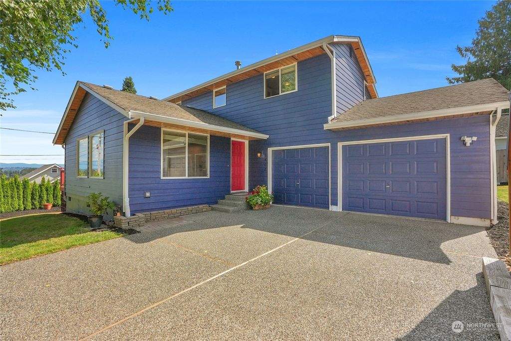 Photo of 5402 S 2nd Avenue, Everett, WA 98203 (MLS # 2158927)