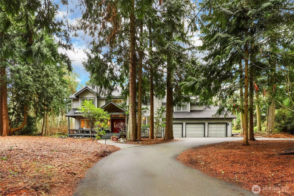 Photo of 211 Baycliff Drive, Port Townsend, WA 98368 (MLS # 2494180)